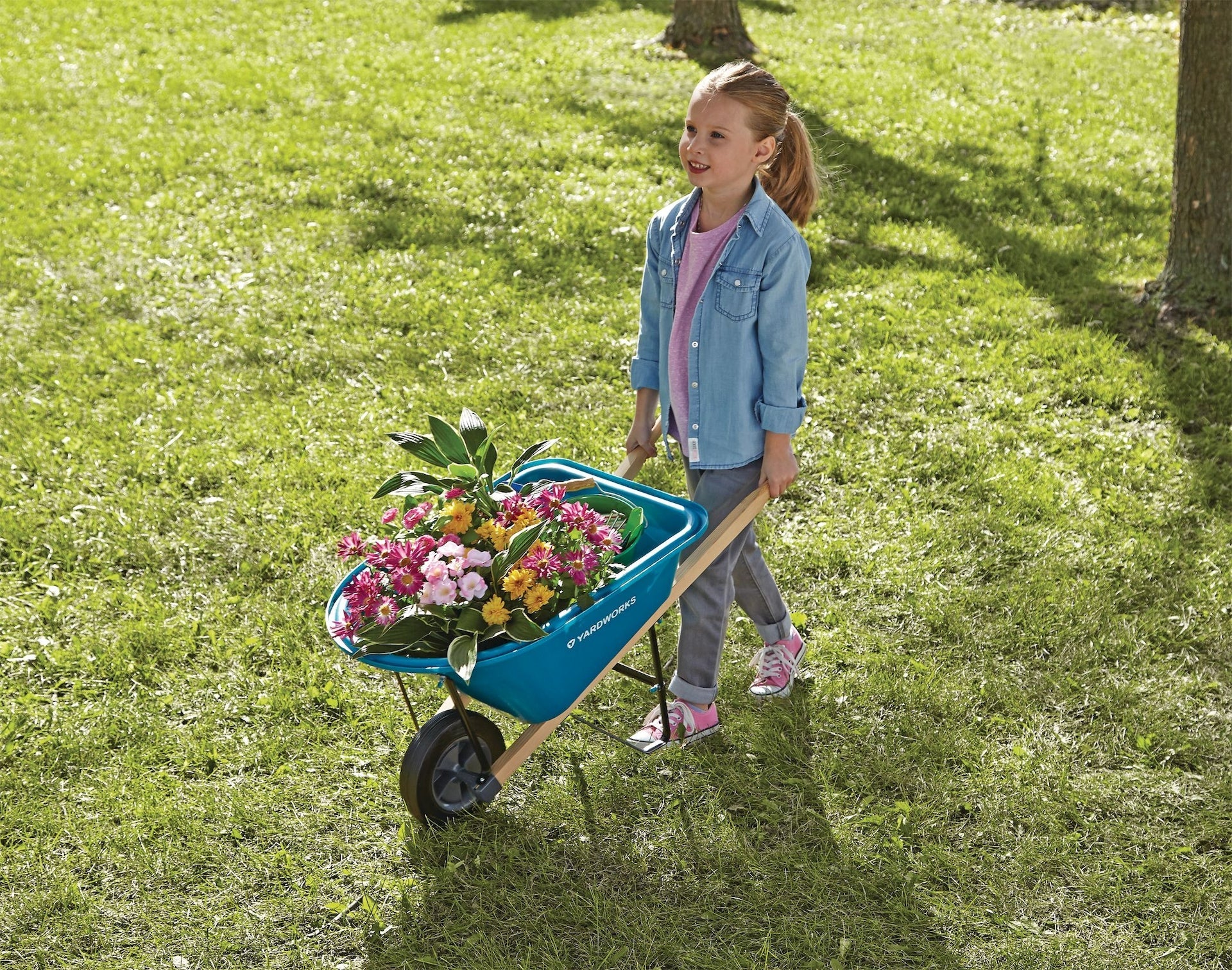 Yardworks Plastic Tray 1-Wheel Kids Wheelbarrow